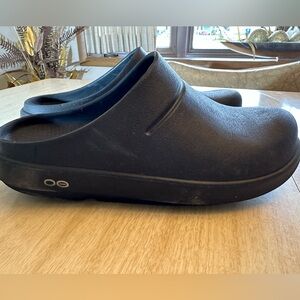 Oofos Mule Black Size 9 women’s